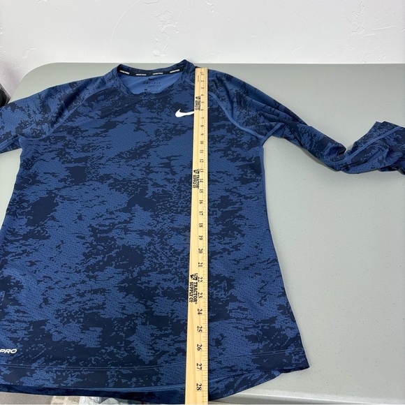 Nike Pro Dri Fit Slim Fit Men's Medium Blue Long Sleeve Activewear Shirt - Picture 9 of 9